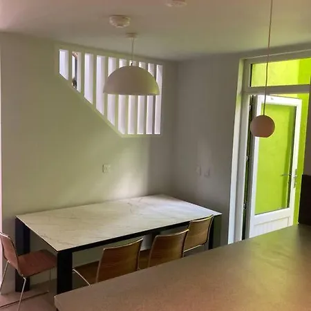 Apartment Bijou Mews In The Victorian Q