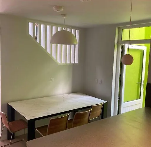 Apartment Bijou Mews In The Victorian Q